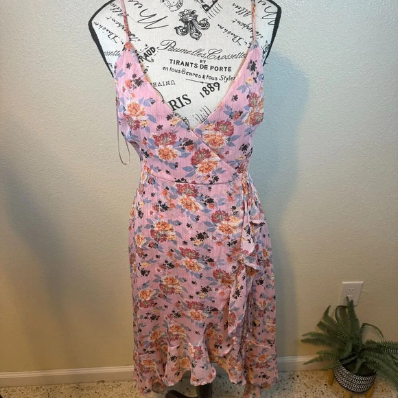 Altar'd State Pink Sparkly Floral High Low Faux Wrap Dress Spaghetti Strap Sz S - Picture 1 of 9